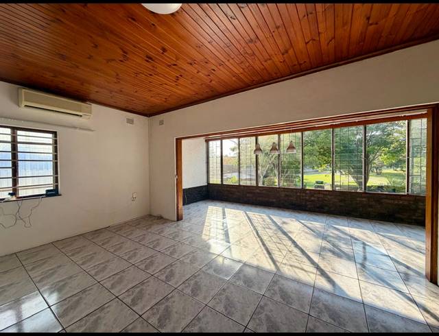 4 BEDROOM FREESTANDING TO LET IN MEER EN SEE